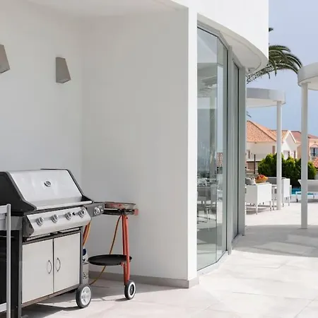 Villa Equilibrium