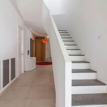 Villa Equilibrium *